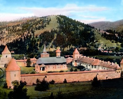 Rumunia, Bukowina, klasztor Sucevita położony w dolinie rzeki Sucevita, data zdjęcia: około 1920 r. Archiwum Carla Simona autorstwa Carl Simon