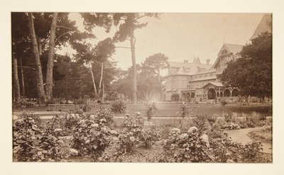 Hotel del Monte, Monterey, Ogród Różany autorstwa Carleton E. Watkins