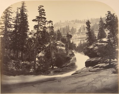 Cascade, Nevada Fall po lewej, Widok nad wiosennym wodospadem, 1861. autorstwa Carleton Emmons Watkins
