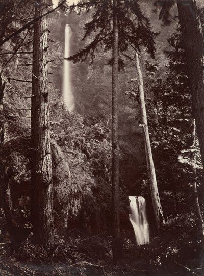 Multnomah Falls, Oregon, 1867, wydrukowany później. autorstwa Carleton Emmons Watkins