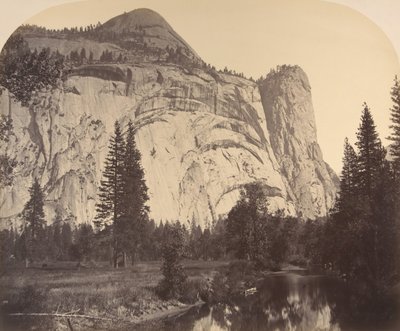 Kopuła Północna po lewej - Łuki Królewskie - Kolumna Waszyngtona, 1861, Yosemite. autorstwa Carleton Emmons Watkins