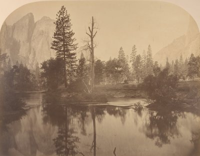 River View Down Valley, Cathedral Rock po lewej, 1861. autorstwa Carleton Emmons Watkins