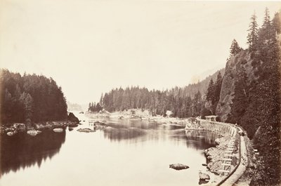 Tooth Bridge, Oregon, 1867, wydrukowany ca. 1876. autorstwa Carleton Emmons Watkins