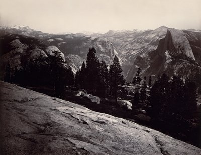 Widok z kopuły wartowniczej, Yosemite, 1865-66. autorstwa Carleton Emmons Watkins