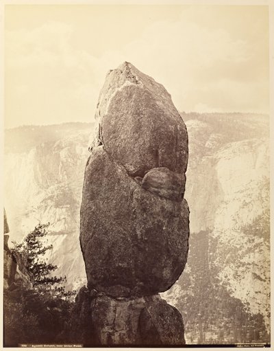 Kolumna Agassiza, niedaleko Union Point autorstwa Carleton Watkins