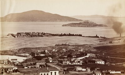 Alcatraz i czarny cz. z Russian Hill, S.F. autorstwa Carleton Watkins