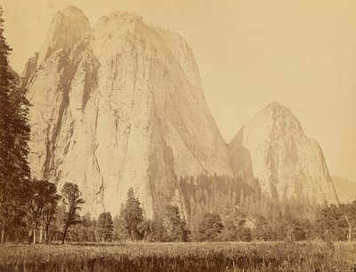 [Cathedral Rocks, wysokość 2600 stóp]. autorstwa Carleton Watkins