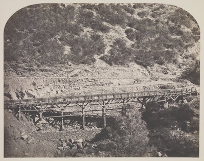 Most kolejowy, Cape Horn, hrabstwo Mariposa autorstwa Carleton Watkins