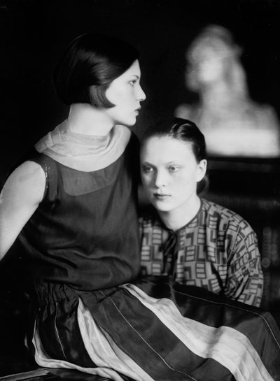 Portret Wandy i Marion Wulzów, Triest, ok. 1920 (szklana płyta) autorstwa Carlo Wulz