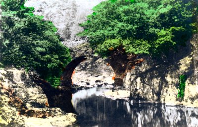 Most rzymski w Bettws-y-Coed, Gwynedd, 1926. autorstwa Cavenders Ltd