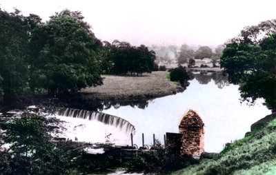 Dolina Riddle w Clitheroe, Lancashire, 1926. autorstwa Cavenders Ltd