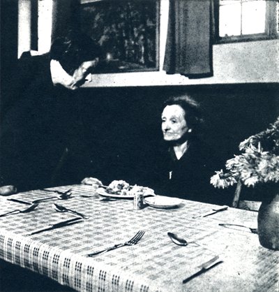 Po życiu tme, 1941 autorstwa Cecil Beaton