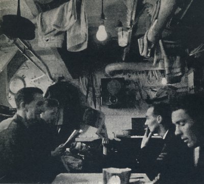 Funkcjonalne wykorzystanie przestrzeni na mesie, 1941 autorstwa Cecil Beaton