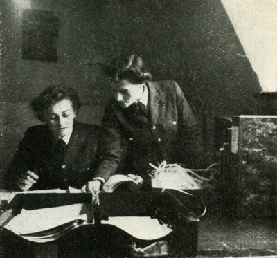 Na służbie sygnałowej, c1943. autorstwa Cecil Beaton