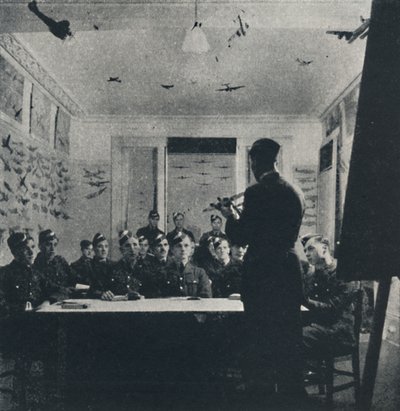Podstawa szkolenia: identyfikacja samolotów, 1941 autorstwa Cecil Beaton