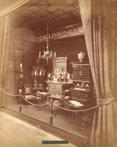 Wystawa mebli Collinson & Lock (odbitka albuminowa) autorstwa Centennial Photographic Co.