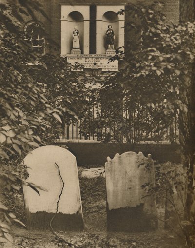 „Stara szkoła charytatywna dla chłopca i dziewczynki w Wapping”, ok. 1935. autorstwa Charles
