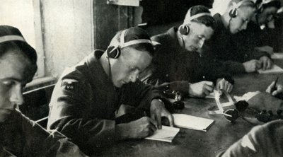 Szkolenie z telekomunikacji, 1941. autorstwa Charles Brown