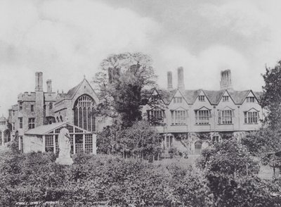 Knole, front wschodni (zdjęcie czarno-białe) autorstwa Charles Essenhigh Corke