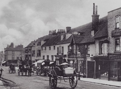 Sevenoaks: High Street (zdjęcie czarno-białe) autorstwa Charles Essenhigh Corke