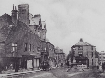 Sevenoaks: London Road (zdjęcie czarno-białe) autorstwa Charles Essenhigh Corke