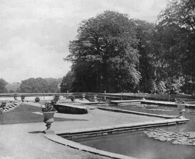 Across the Ponds (zdjęcie czarno-białe) autorstwa Charles Latham