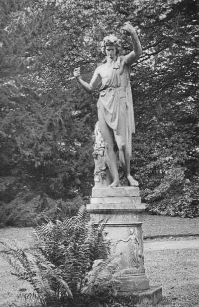 Ribston Hall: Statua ogrodowa autorstwa Charles Latham