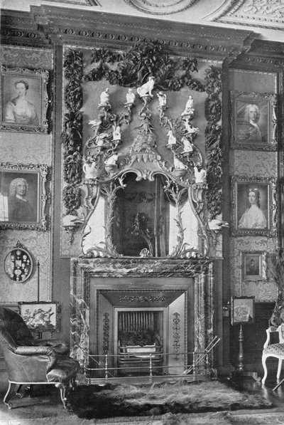 Kominek w Salonie Kwadratowym autorstwa Charles Latham