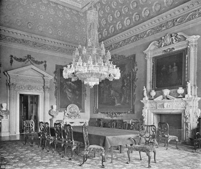 Salon autorstwa Charles Latham
