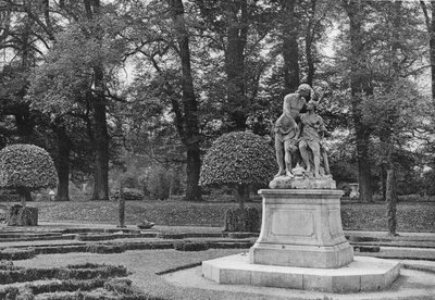 Zachodnia strona południowego ogrodu autorstwa Charles Latham