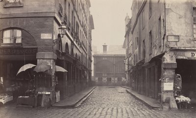 Rue du Contrat-Social, rue de la Tonnellerie, 1864-1865. autorstwa Charles Marville