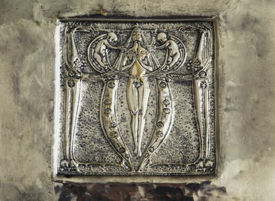 Płaskorzeźba, detal dekoracji kominka, sypialnia autorstwa Charlesa Rennie Mackintosha, Wielka Brytania, XX w. autorstwa Charles Rennie Mackintosh