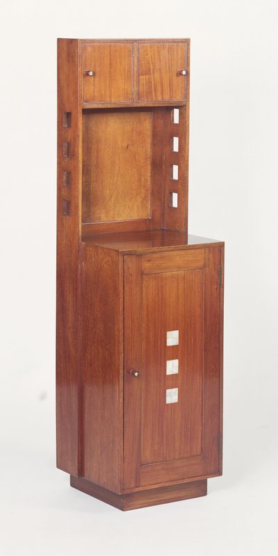 Szafka nocna intarsjowana z masy perłowej, 1917 (mahoń) autorstwa Charles Rennie Mackintosh