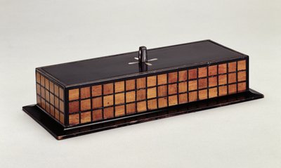 Pudełko na długopis do Białej Sypialni, HousHill, Glasgow (ebonizowane drewno inkrustowane masą perłową i orzechem) autorstwa Charles Rennie Mackintosh