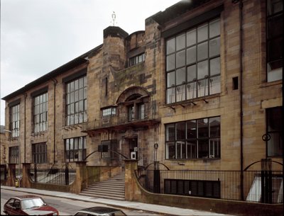 Widok Szkoły Sztuk Pięknych zaprojektowany przez architekta Charlesa Rennie Mackintosha (1868-1928) autorstwa Charles Rennie Mackintosh