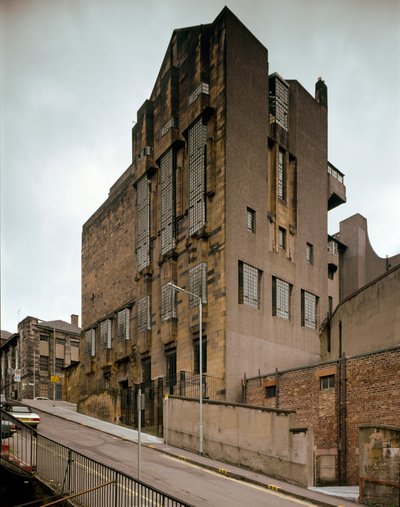 Widok Szkoły Sztuk Pięknych zaprojektowany przez architekta Charlesa Rennie Mackintosha (1868-1928) autorstwa Charles Rennie Mackintosh