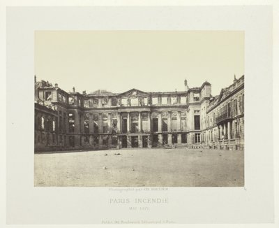 Paris Fire (Fasada Palais de Saint-Cloud), z serii „Paris Incendié” autorstwa Charles Soulier