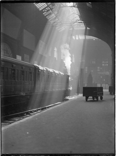 Stacja Liverpool Street, Liverpool Street, City of London, Greater London Authority, c1932. autorstwa Charles William Prickett