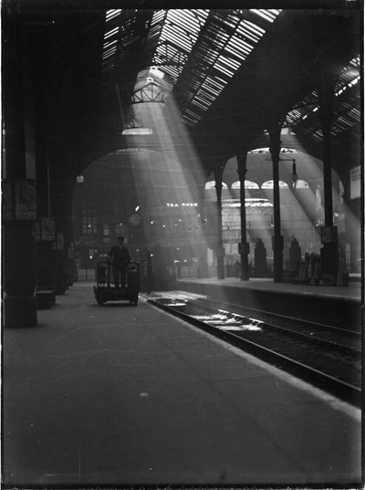 Stacja Liverpool Street, Liverpool Street, City of London, Greater London Authority, c1932. autorstwa Charles William Prickett