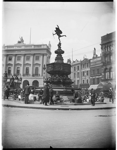 Fontanna Shaftesbury Memorial, Piccadilly Circus, City of Westminster, Londyn, 1895-1905. autorstwa Charles William Prickett