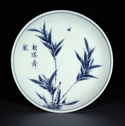 Niebiesko-biały spodek kosometsuke malowany bambusem i kaligrafią, znak i okres Tianqi, 1621-27 (porcelana) autorstwa Chinese School