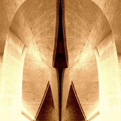 Symetria architektoniczna w odcieniach sepii autorstwa Christina Sillen