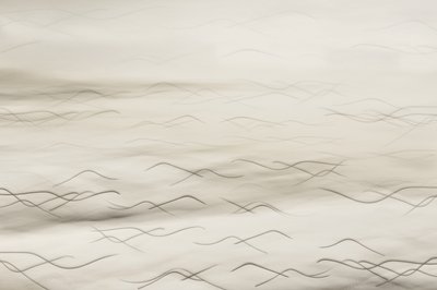 Faliste wzory na piasku autorstwa Christina Sillen
