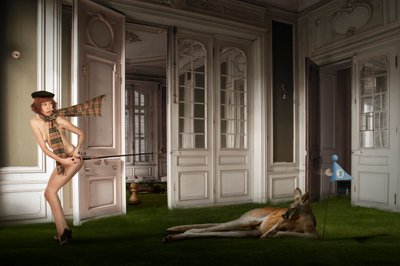 Elegancki, surrealistyczny golf autorstwa Christine von Diepenbroek