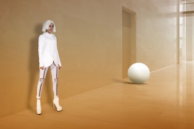 Korytarz „Futurystyczna kobieta” autorstwa Christine von Diepenbroek
