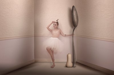 Balerina z wielką łyżką autorstwa Christine von Diepenbroek