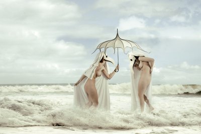 Zamaskowane postacie Fale oceanu autorstwa Christine von Diepenbroek