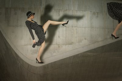 Moda w groszki – pozowanie autorstwa Christine von Diepenbroek