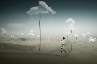Surrealistyczny deszcz na pustyni autorstwa Christine von Diepenbroek