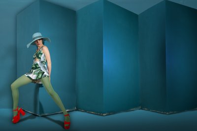 Żywa stylizacja w modnym odcieniu turkusowym autorstwa Christine von Diepenbroek